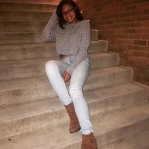 Meet your Posher, Makhyla